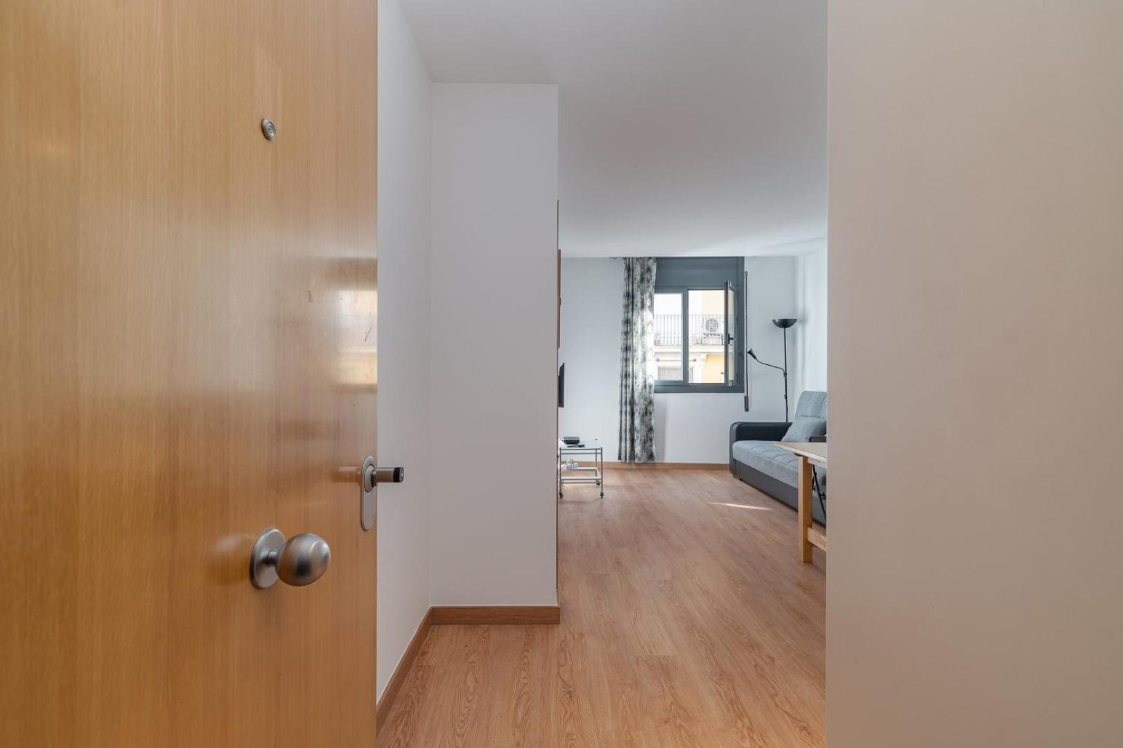 Guestready - Bright Home Near Montjuic Барселона Екстериор снимка